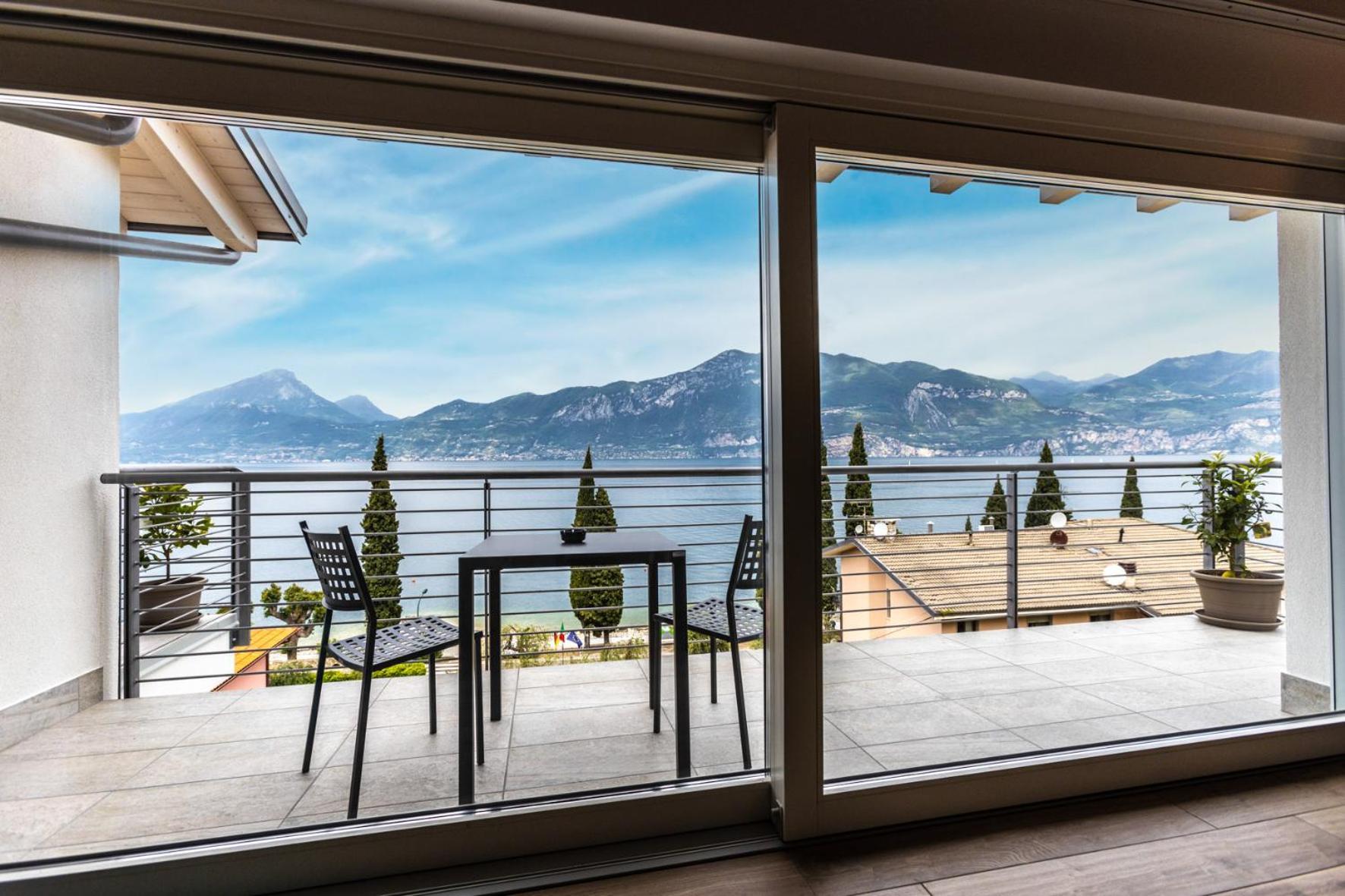 Residence Solei Classic & Plus Brenzone sul Garda Exterior photo