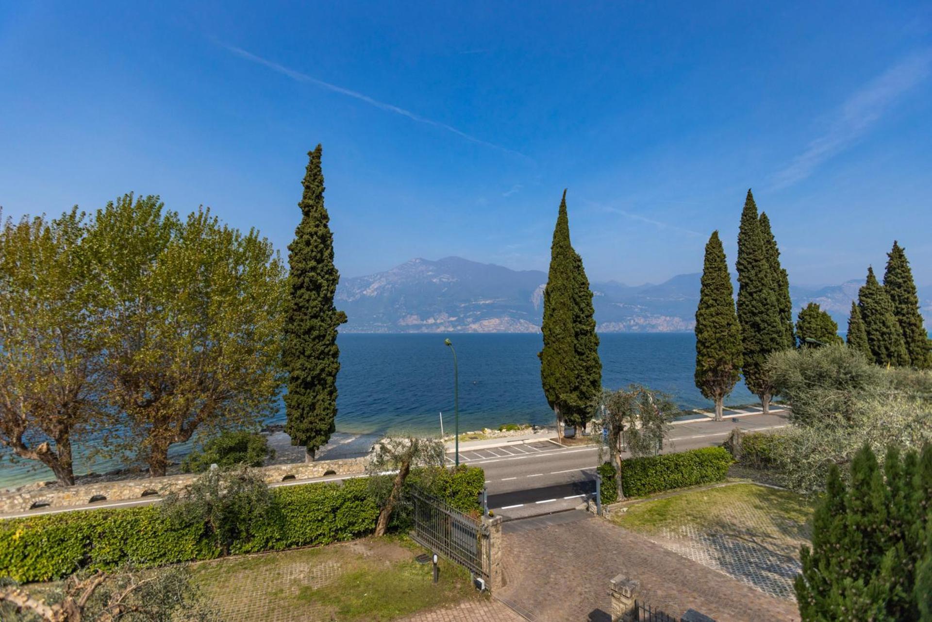 Residence Solei Classic & Plus Brenzone sul Garda Exterior photo